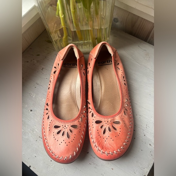 Earth Shoes - EARTH | AZZA leather walking on a cloud flat | size 7